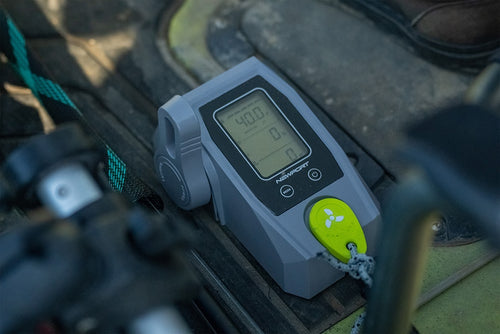 //newportvessels.com/cdn/shop/files/Newport_NK300_Electric_Kayak_Motor_Remote_Throttle-min_500x.progressive